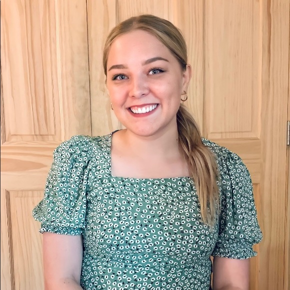 Meet your Posher, Cortney - Picture 1 of 1